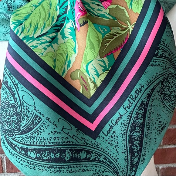 •Oscar De La Renta Silk Floral Signed Scarf Vintage Made in Japan 35”x35” - Picture 5 of 16